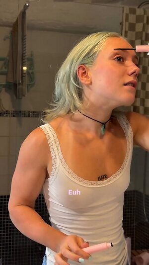 Ilovehercrookedteeth leaked photo #99