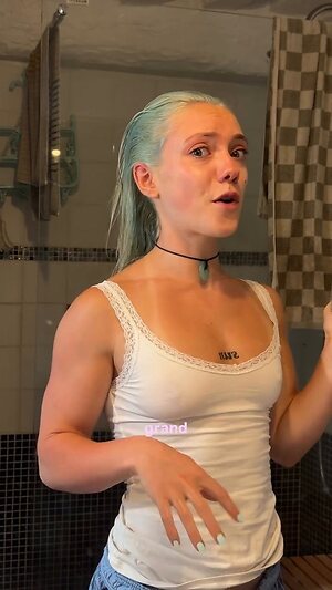 Ilovehercrookedteeth leaked photo #102