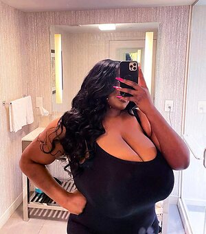 iloveonyinyechi onyinyechie Nude Leaked Photo #21