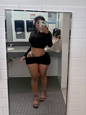 Iluvcinnie leaked photo #5