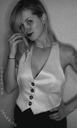 inaacoladaa Nude Leaked Photo #2