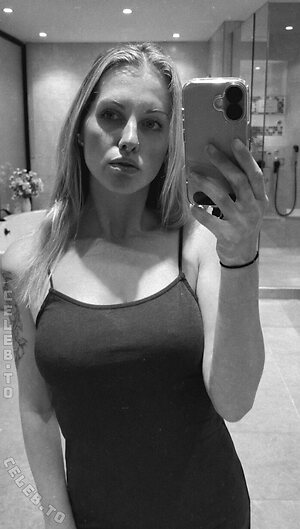 inaacoladaa Nude Leaked Photo #4