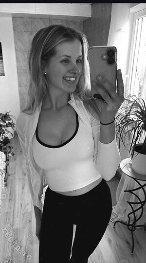 inaacoladaa Nude Leaked Photo #8