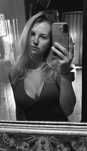 inaacoladaa Nude Leaked Photo #15