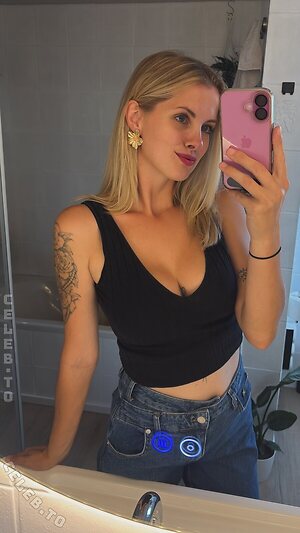 inaacoladaa leaked photo #33