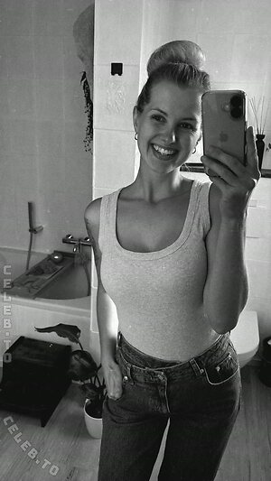inaacoladaa leaked photo #34