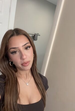 Inaya.qrsi leaked photo #3