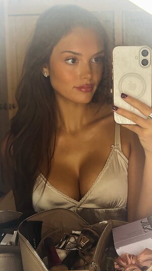 India Grace Halsell leaked photo #3