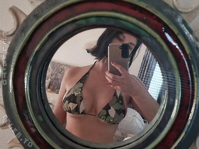 Indira Weis photo
