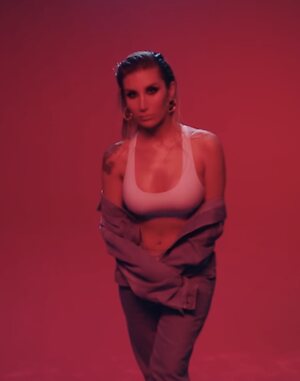 Irem Derici leaked photo #10
