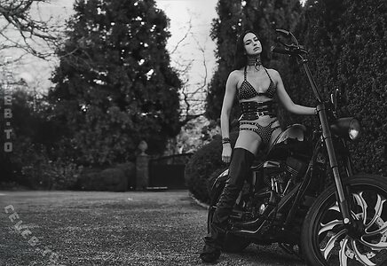 Irina Shayk Nude Leaked Photo #3