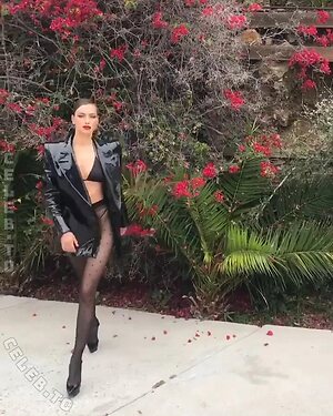 Irina Shayk photo
