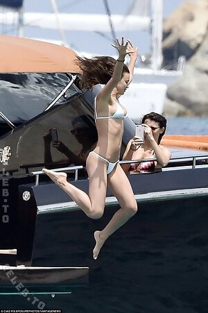 Irina Shayk leaked photo #971