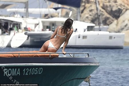 Irina Shayk leaked photo #990