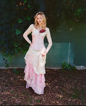 Iris Apatow leaked photo #11