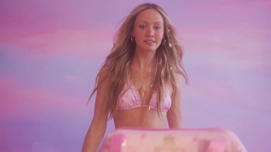Iris Apatow leaked photo #62