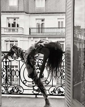 Iris Mittenaere Nude Leaked Photo #15