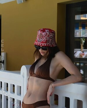 Iris Mittenaere photo