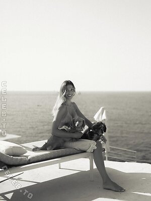 Iris Mittenaere photo