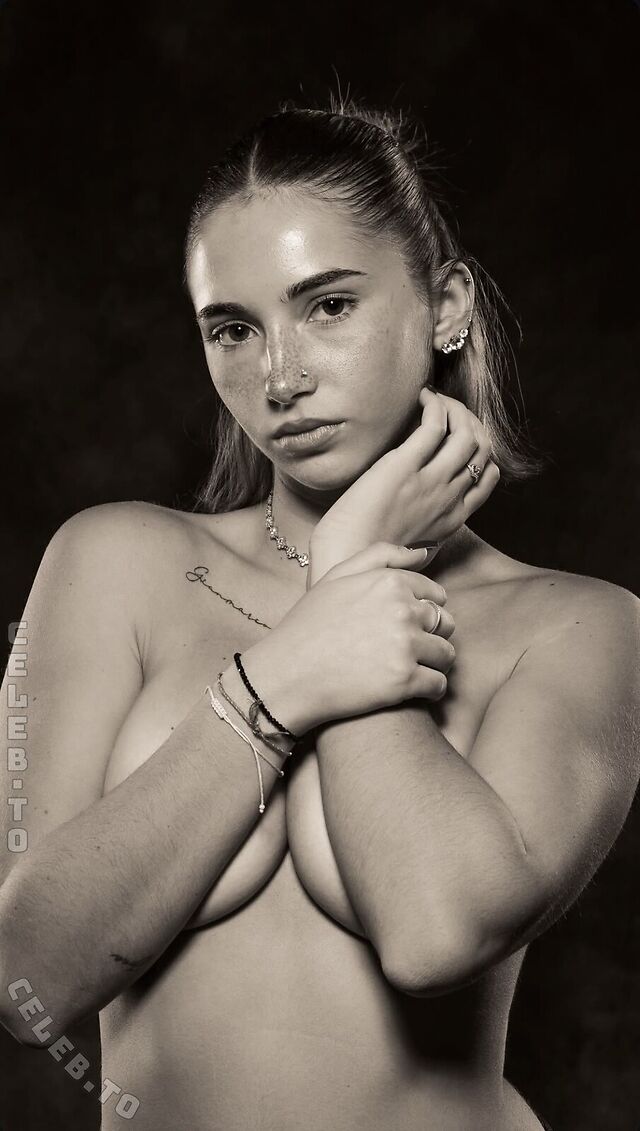 Iris Vallarani leaked photos