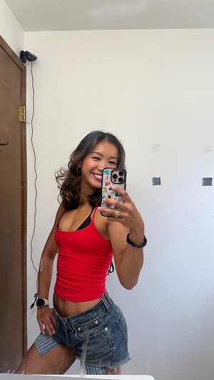 Iris Yang leaked photo #10