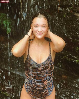 Isa Briones leaked photo #84