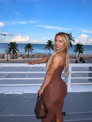 Isa Pereira leaked photo #11