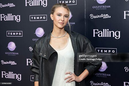 Isabel May leaked photo #26