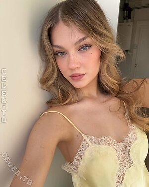 Isabel van Gelder Nude Leaked Photo #18