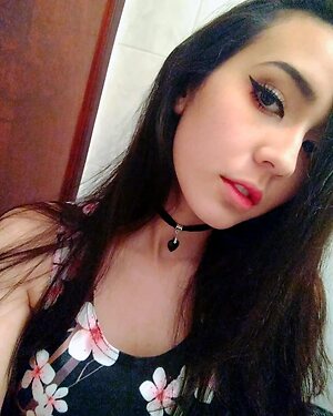 Isabela Tiemi leaked photo #32