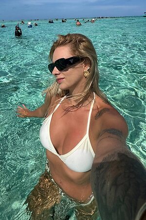 @isabelamorettti leaked photo #87