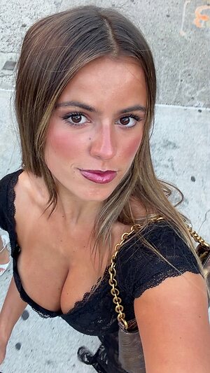 Isabella Lauren