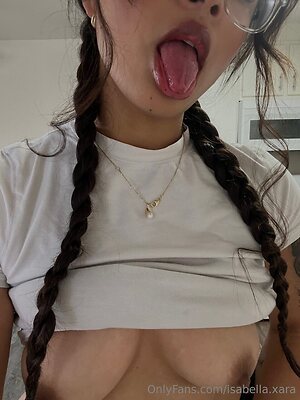 isabellaxara leaked photo #18