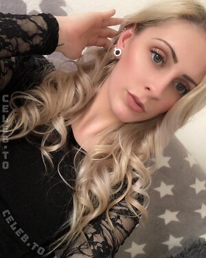 isabxllx.sdr Nude Leaked Photo #40