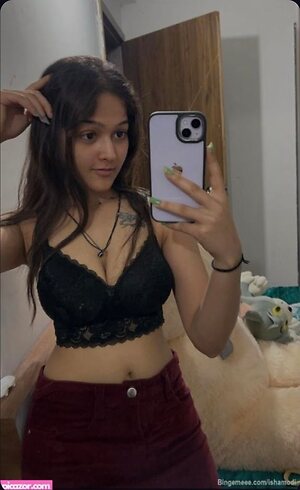 Isha Modi Pantyless