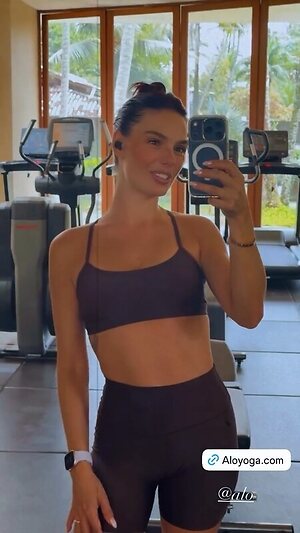 Isis Valverde