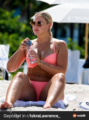 Iskra Lawrence photo