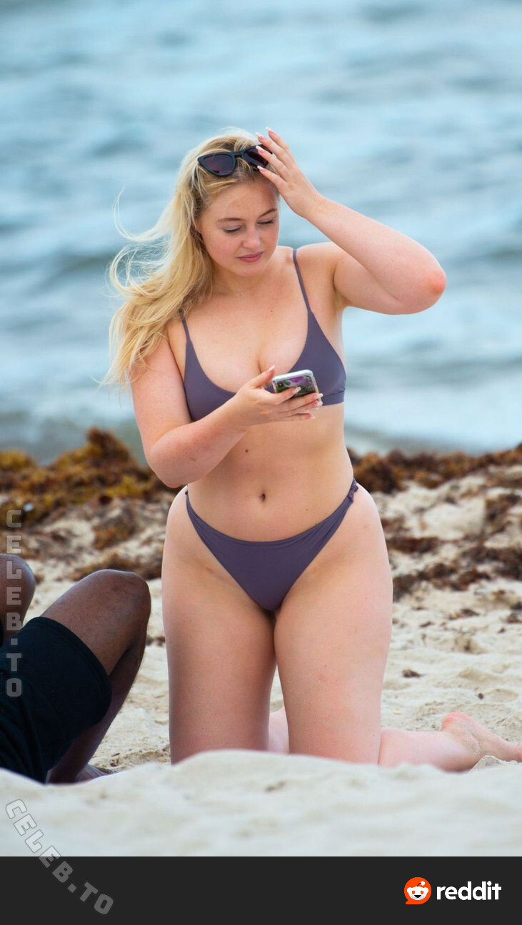 Iskra Lawrence photo