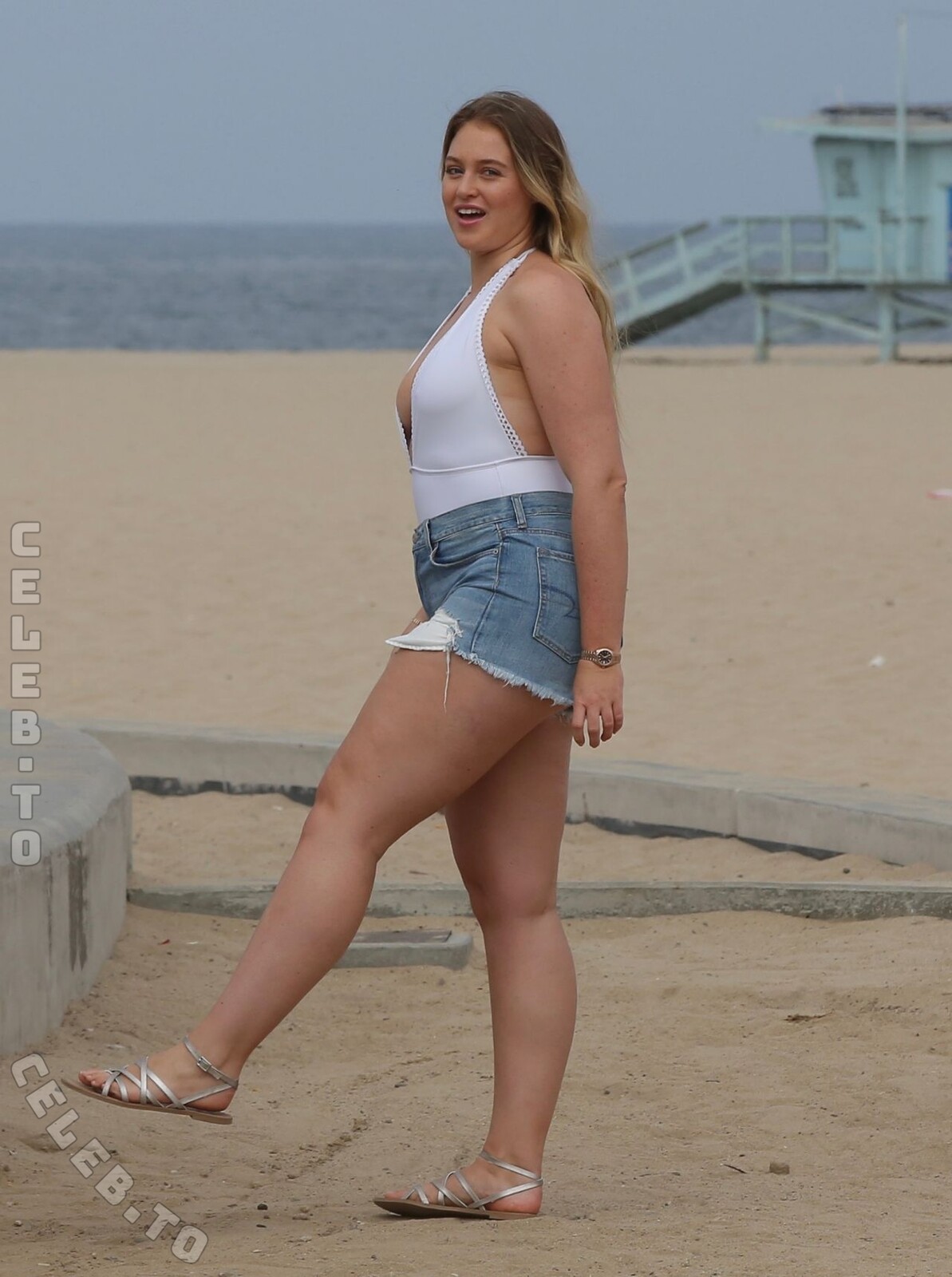 Iskra Lawrence photo