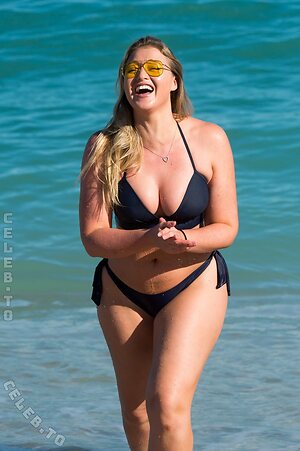 Iskra Lawrence photo