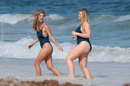 Iskra Lawrence photo