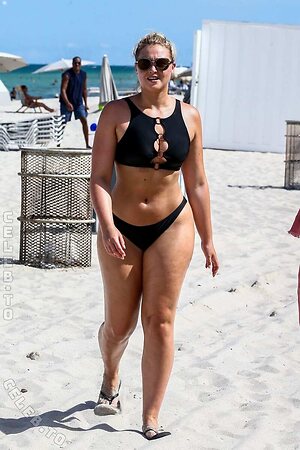 Iskra Lawrence photo