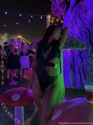 Isla Summer leaked photo #31