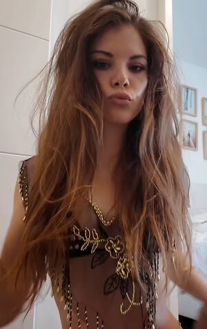 Isobel Burwood leaked photo #89