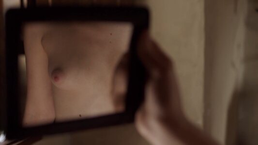 Isolda Dychauk leaked photo #8