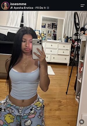 issesmme leaked photo #3