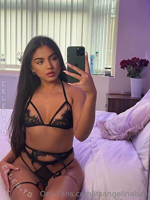 itsangelinabae Nude Leaked Photo #8