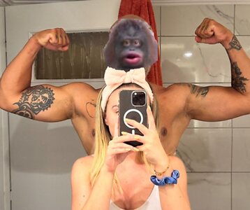 Itsannablondie leaked photo #5