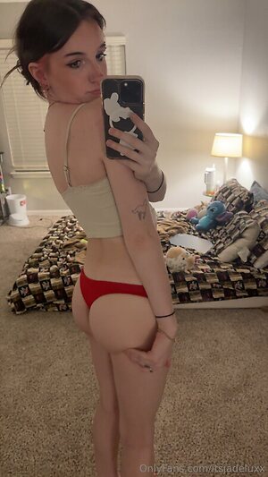 itsjadeluxx leaked photo #6