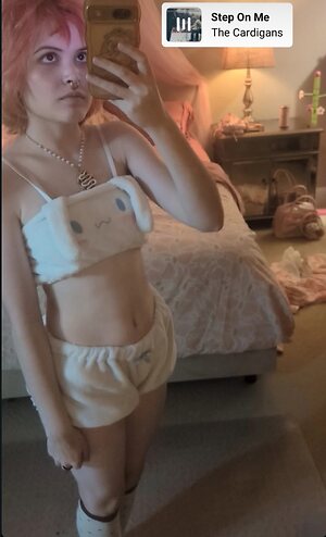 itsknives Nude Leaked Photo #5